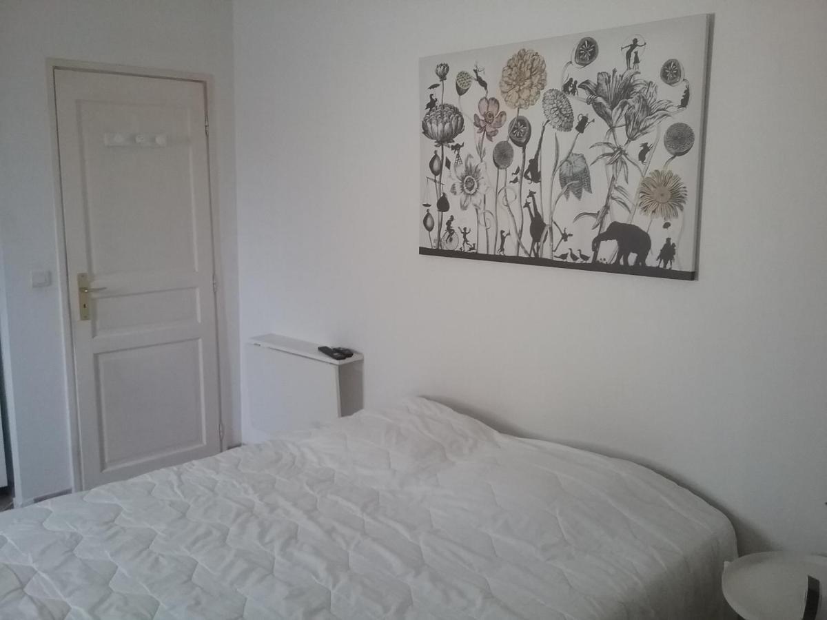 Une Chambre En Ville LʼIsle-sur-la-Sorgue Exteriör bild
