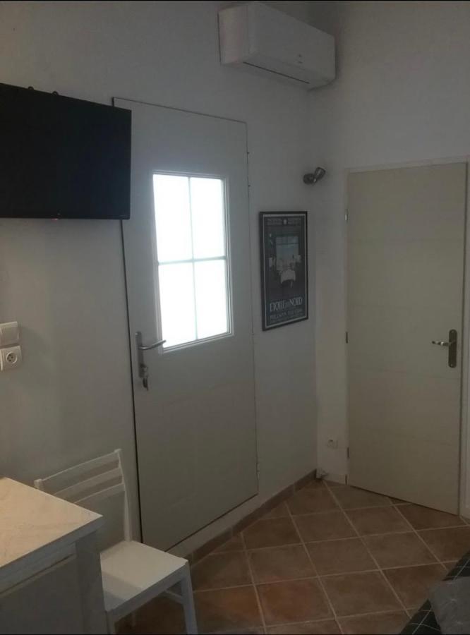 Une Chambre En Ville LʼIsle-sur-la-Sorgue Exteriör bild