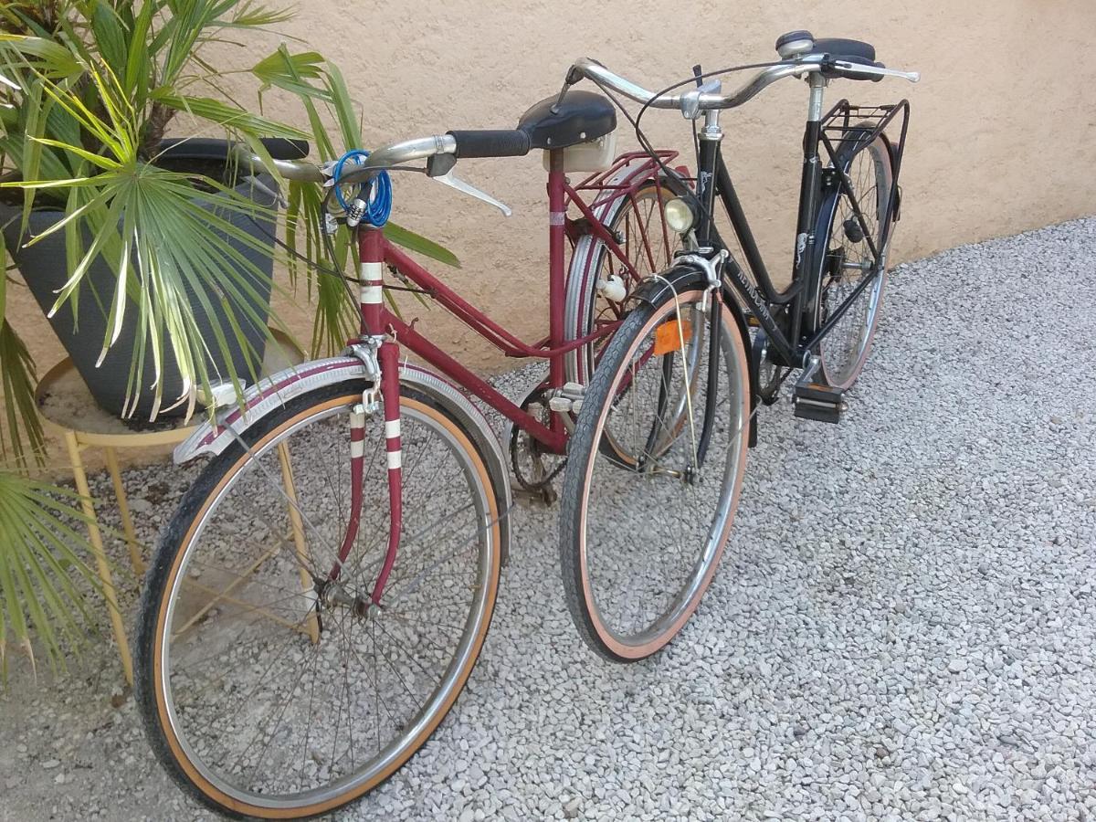 Une Chambre En Ville LʼIsle-sur-la-Sorgue Exteriör bild